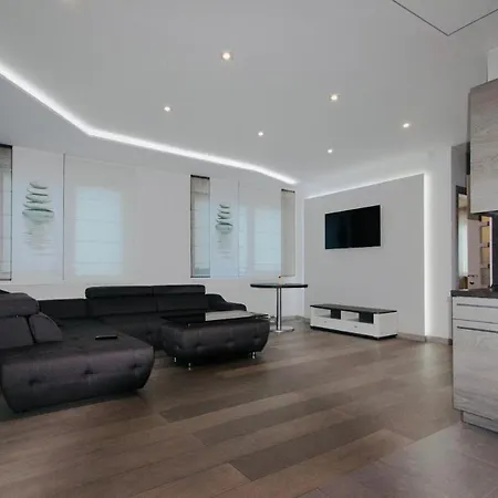 Erdvus Butas Palangos Centre *